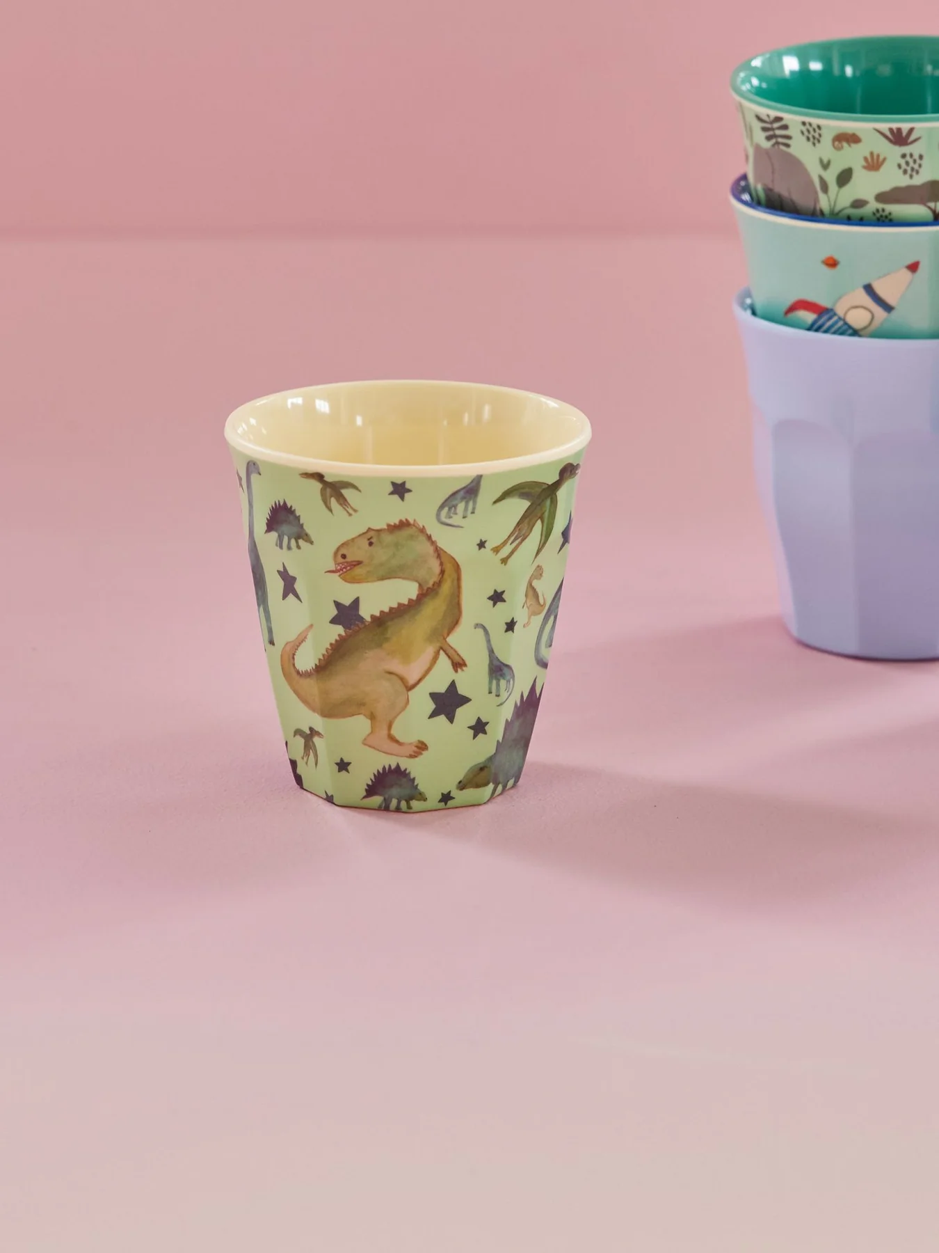 Mittelgroßer Kinderbecher Melamin - Dino grün - Rice 