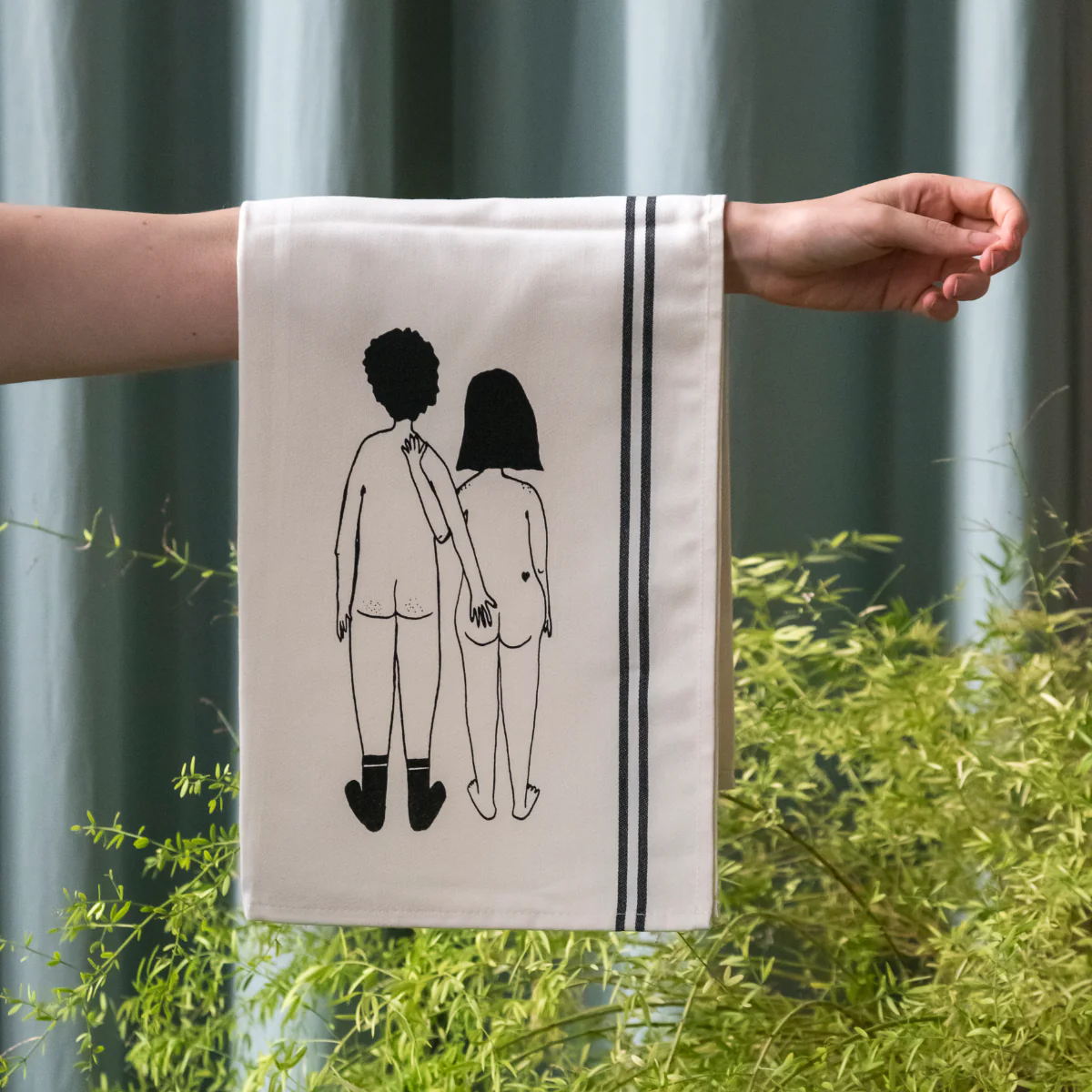 Geschirrtuch naked couple back -  Helen B 